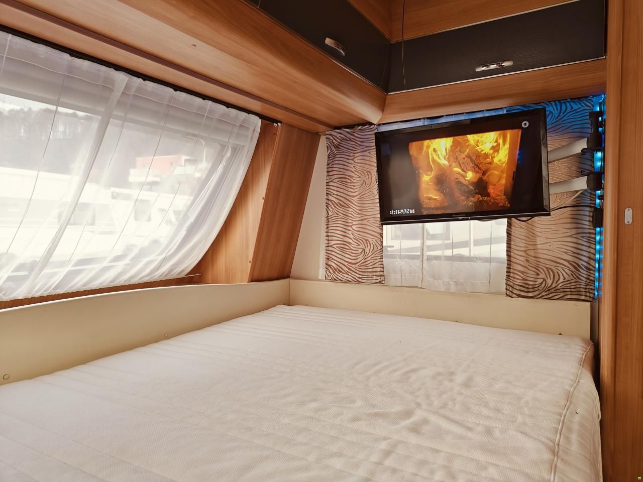 Hobby 490 KMF De Luxe - Etagenbetten