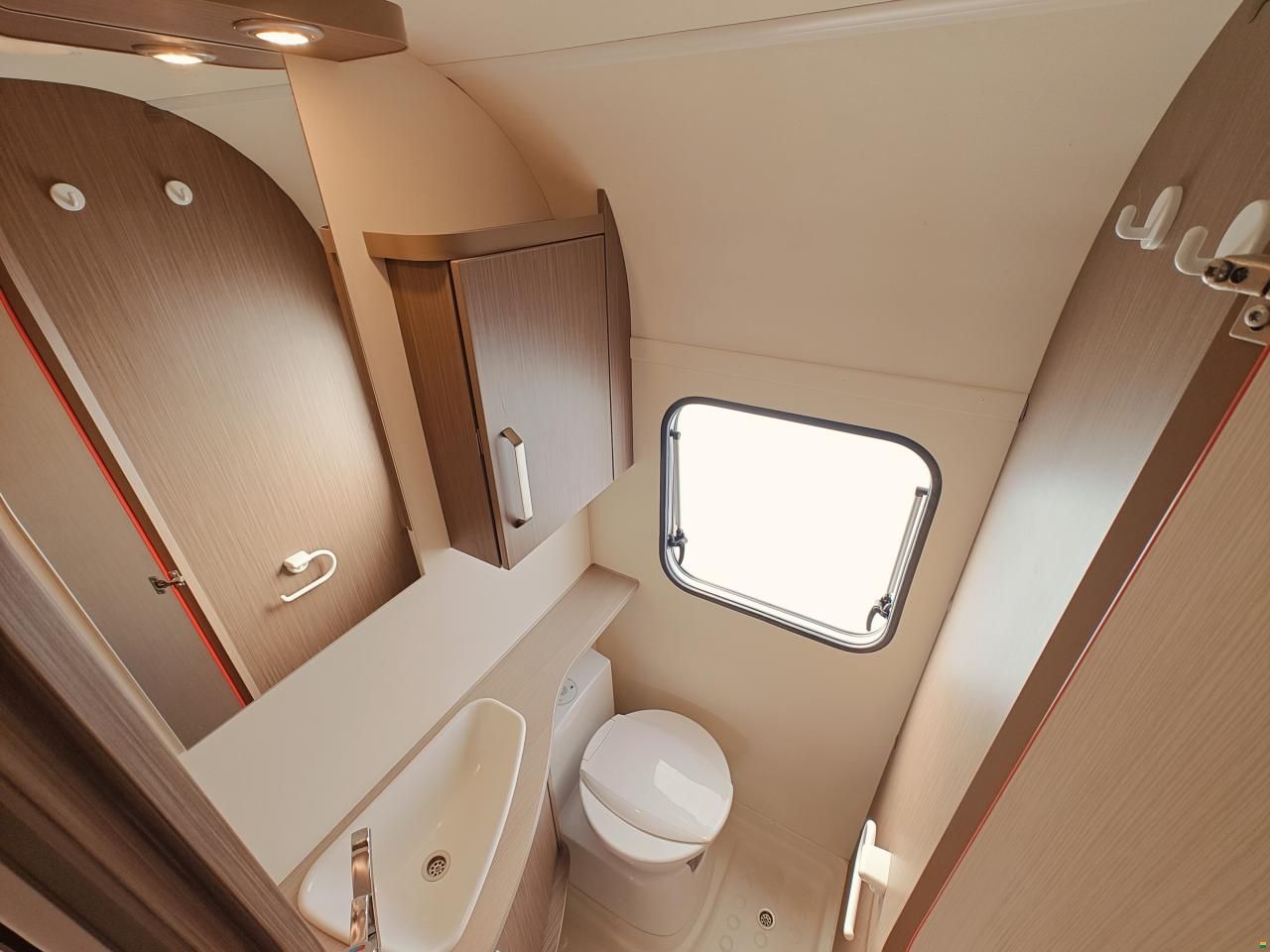 Knaus W04 Lifestyle 550 KWE - Etagenbetten