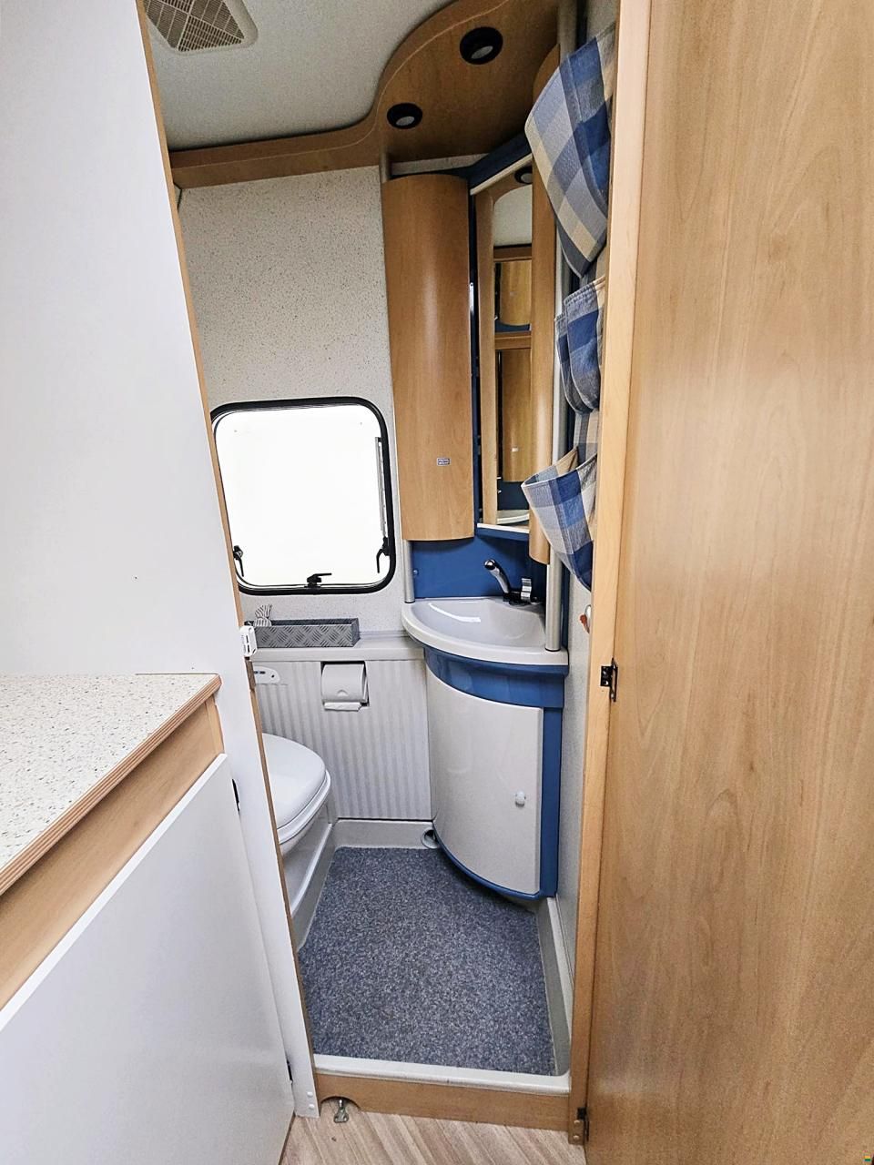 B&uuml;rstner Ventana 470 TL Avantgarde