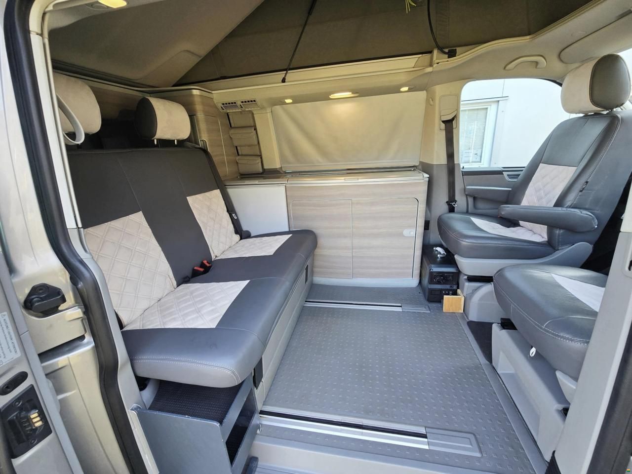 Volkswagen VW T5 CALIFORNIA BMT DSG COMF. TRAVEL 4M