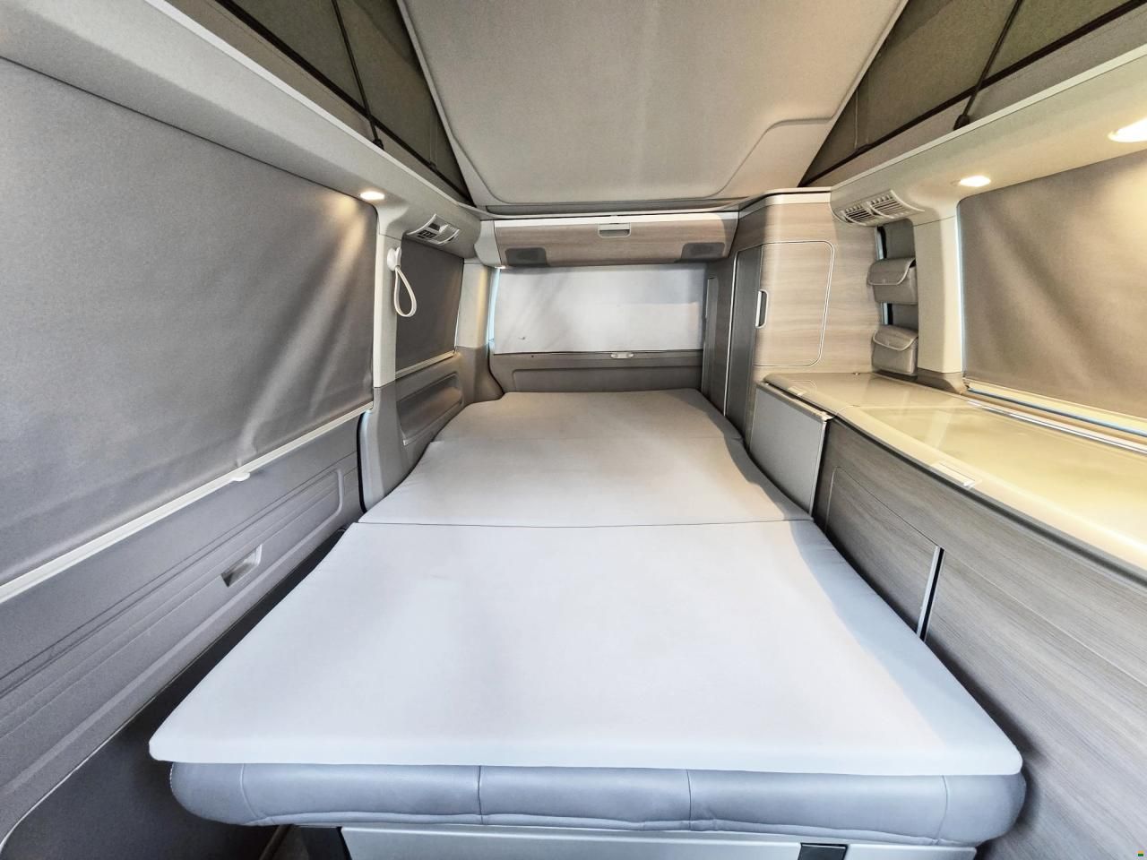 Volkswagen VW T5 CALIFORNIA BMT DSG COMF. TRAVEL 4M