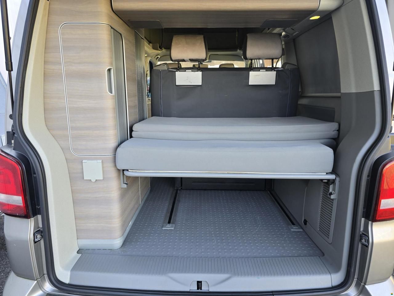 Volkswagen VW T5 CALIFORNIA BMT DSG COMF. TRAVEL 4M