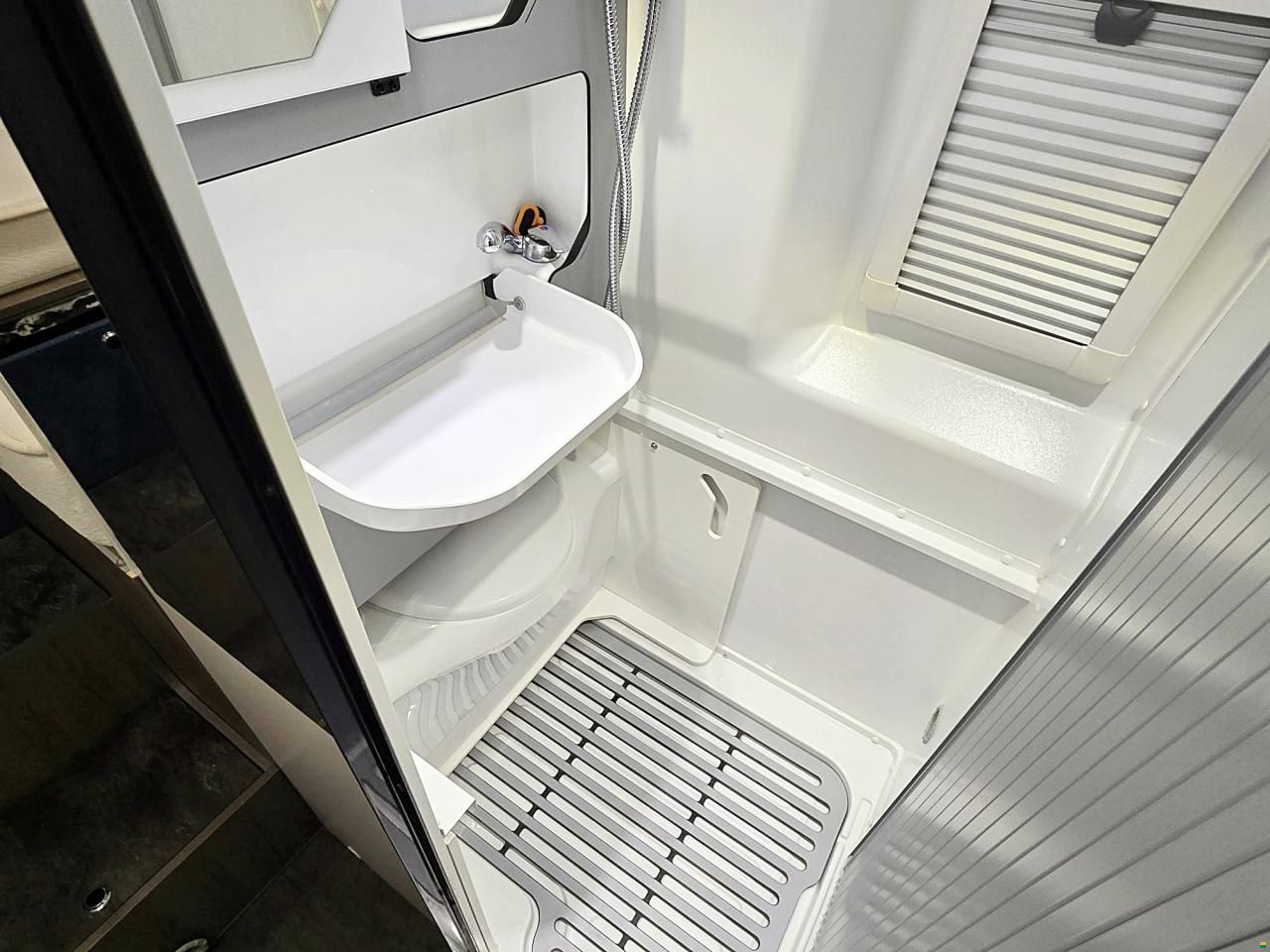 Moov&eacute;o VAN 60 EB 2.3 AUTOMAT MJ140