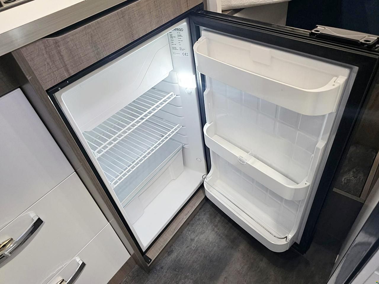 Moov&eacute;o VAN 60 EB 2.3 AUTOMAT MJ140