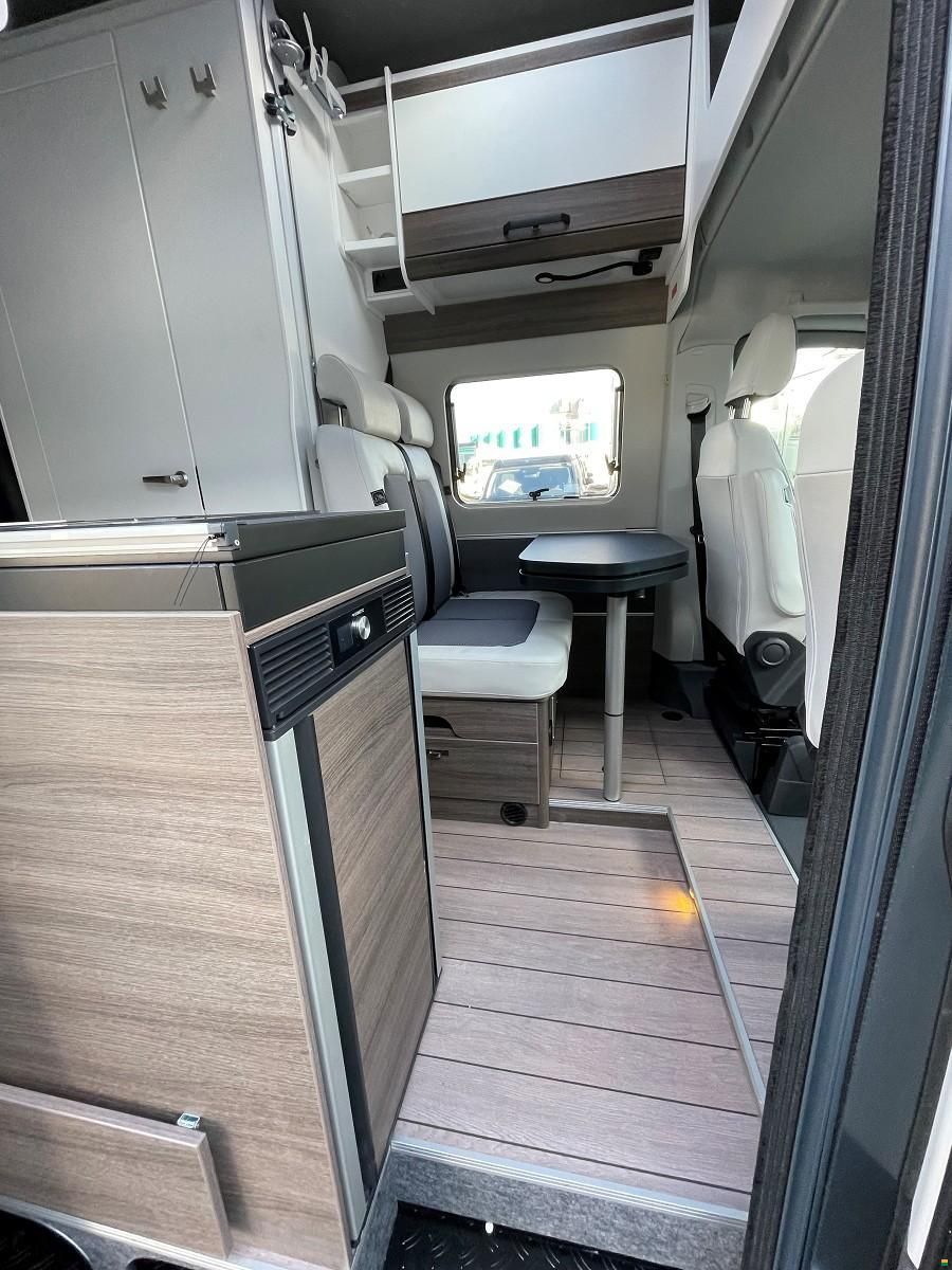 Van Tourer MAN 600 D