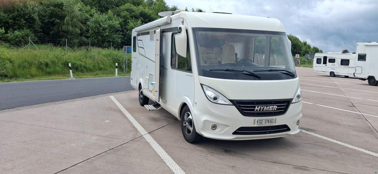 Hymer Exsis-i 678