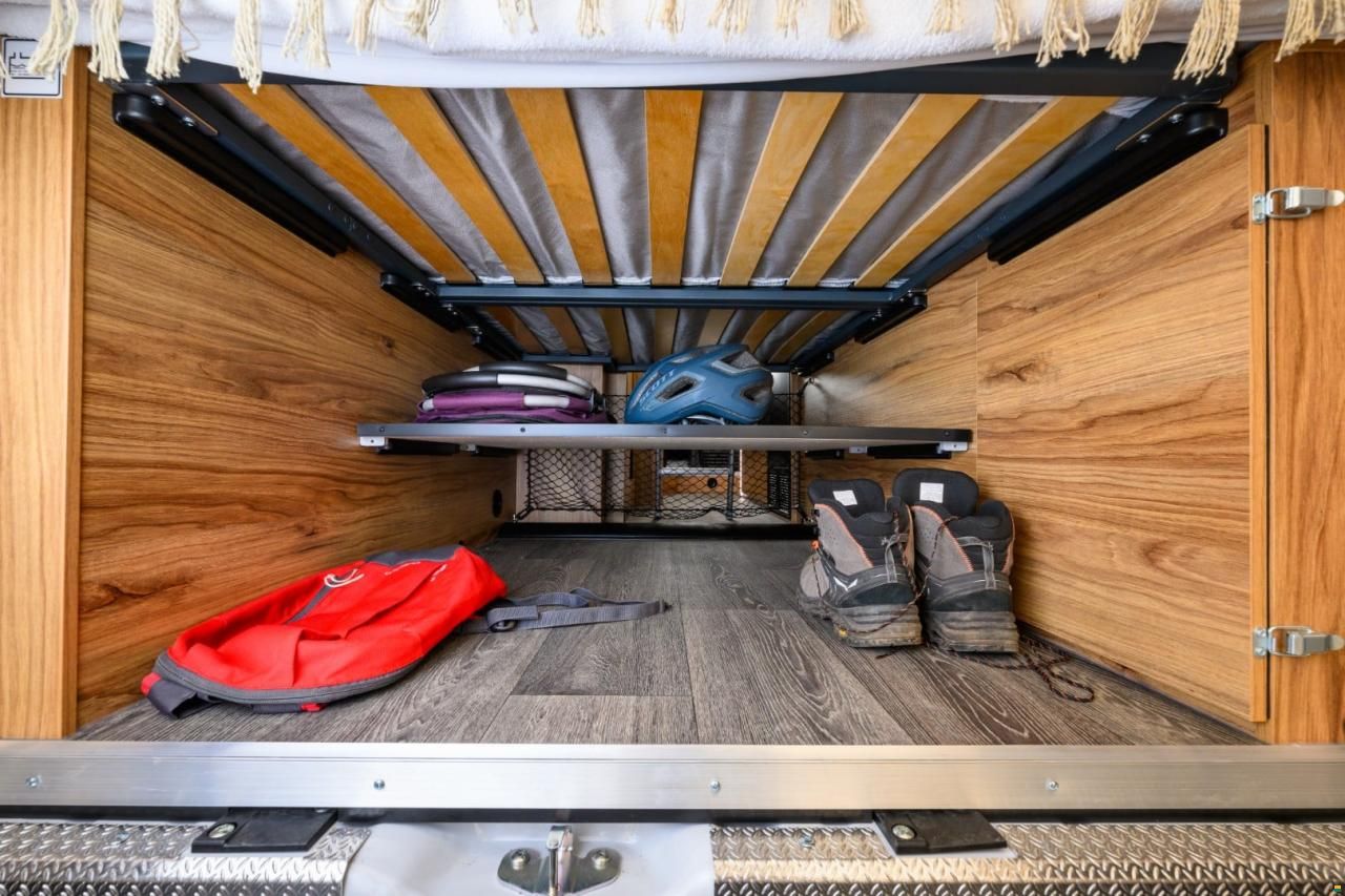 Font Vend&ocirc;me Leader Camp Duo