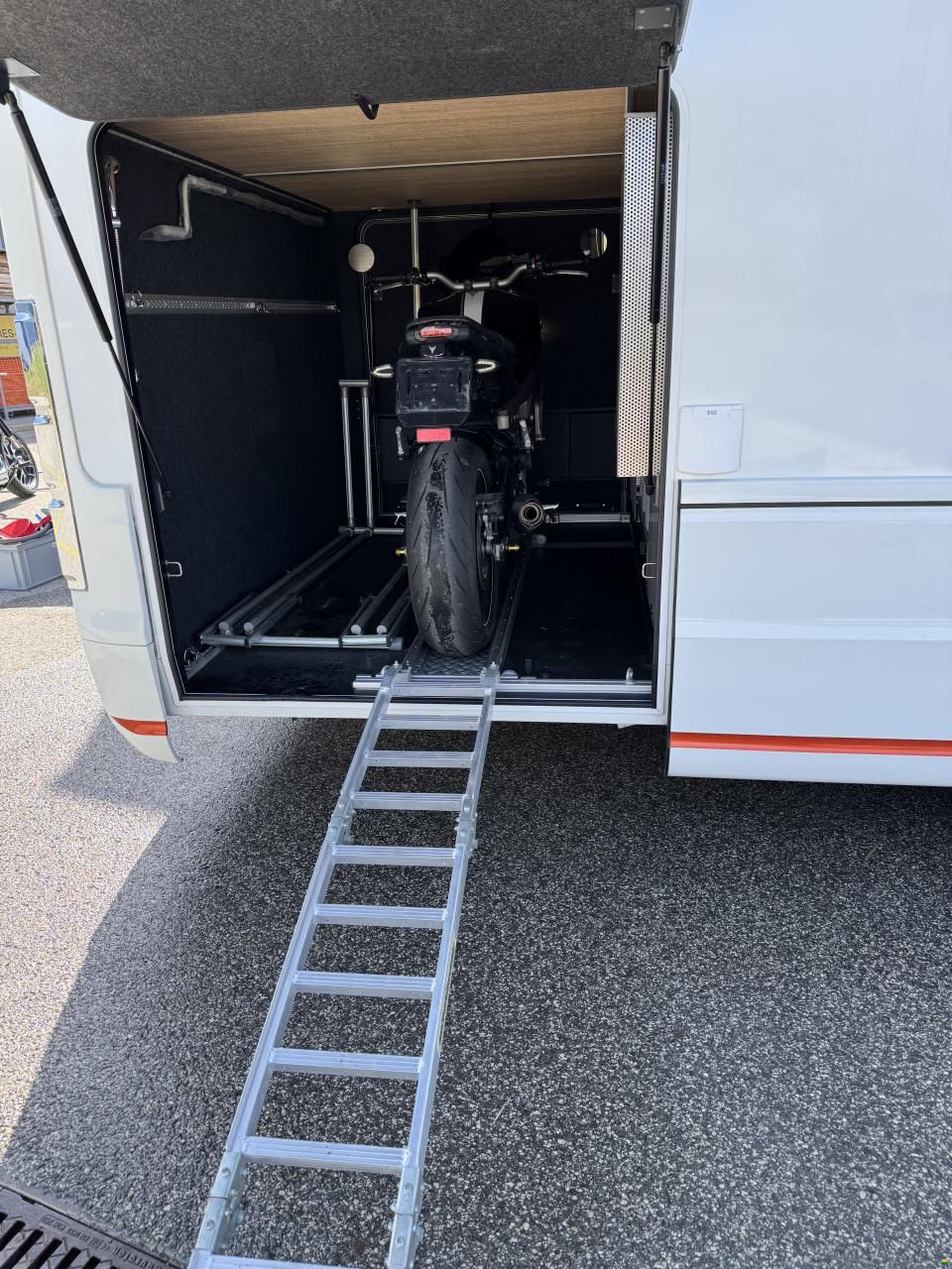 Niesmann-Bischoff 880 LE