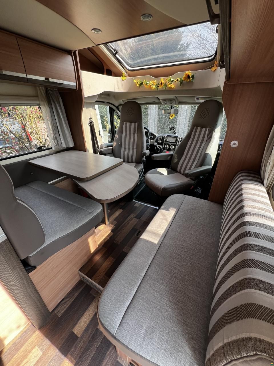 Knaus Sky Wave 650 MF Celebration 25