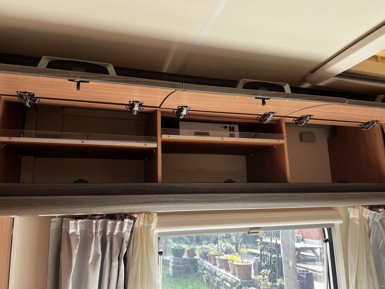 Knaus Sky Wave 650 MF Celebration 25