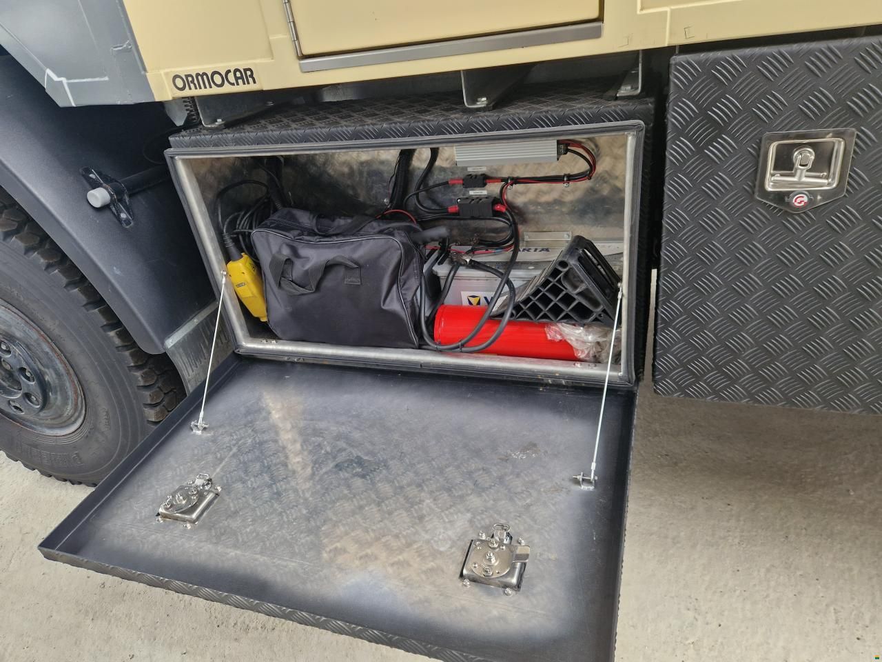 MERCEDES-BENZ 1224 A 4x4