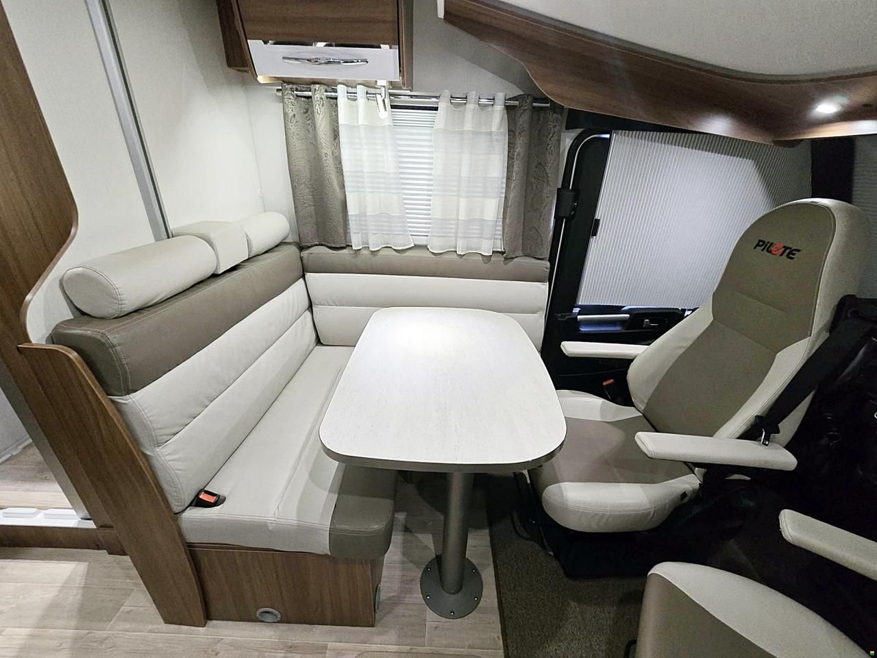 Pilote GALAXY G 600 G ESSENTIELL 2.3 MJ