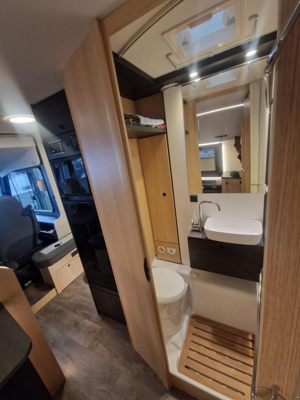 Sunlight Adventure I 67S