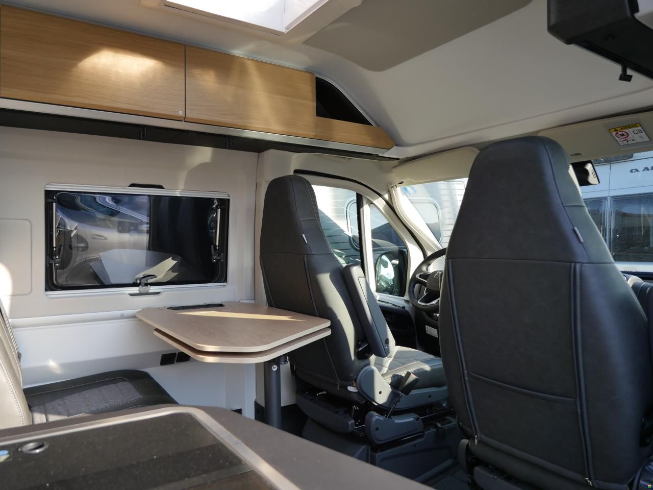 Adria Twin 640 SGX &brvbar; Swiss Edition