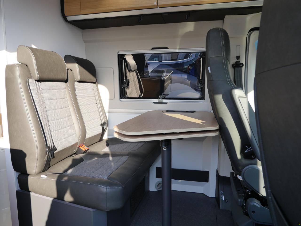 Adria Twin 640 SGX &brvbar; Swiss Edition