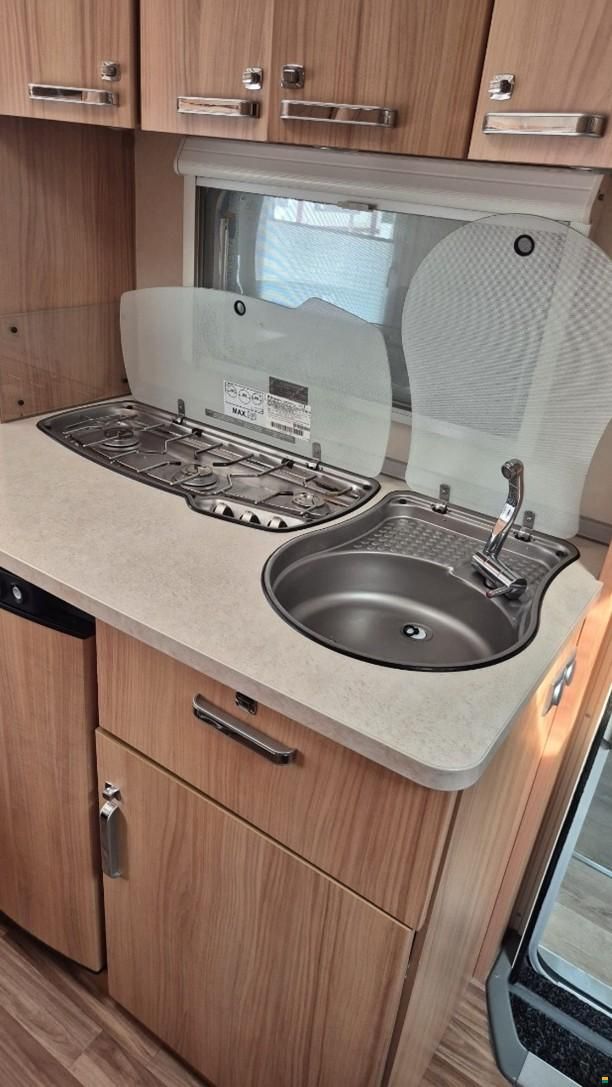 Wilk Wohnwagen mit Holzvorbau