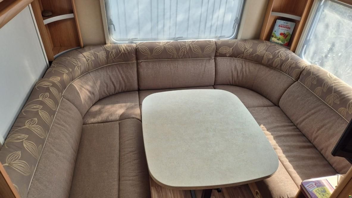 Wilk Wohnwagen mit Holzvorbau