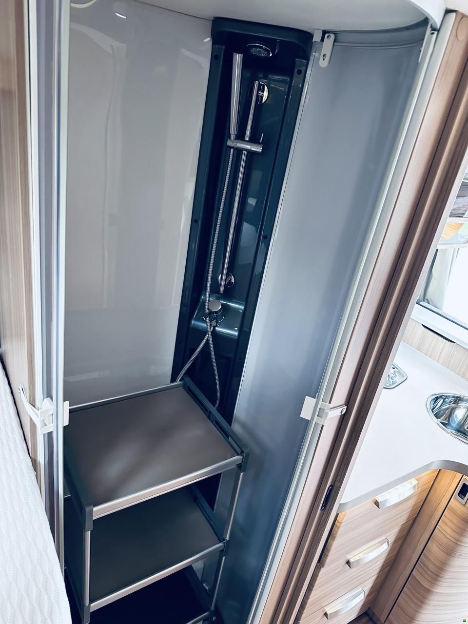 Knaus Platinum 700 MEG