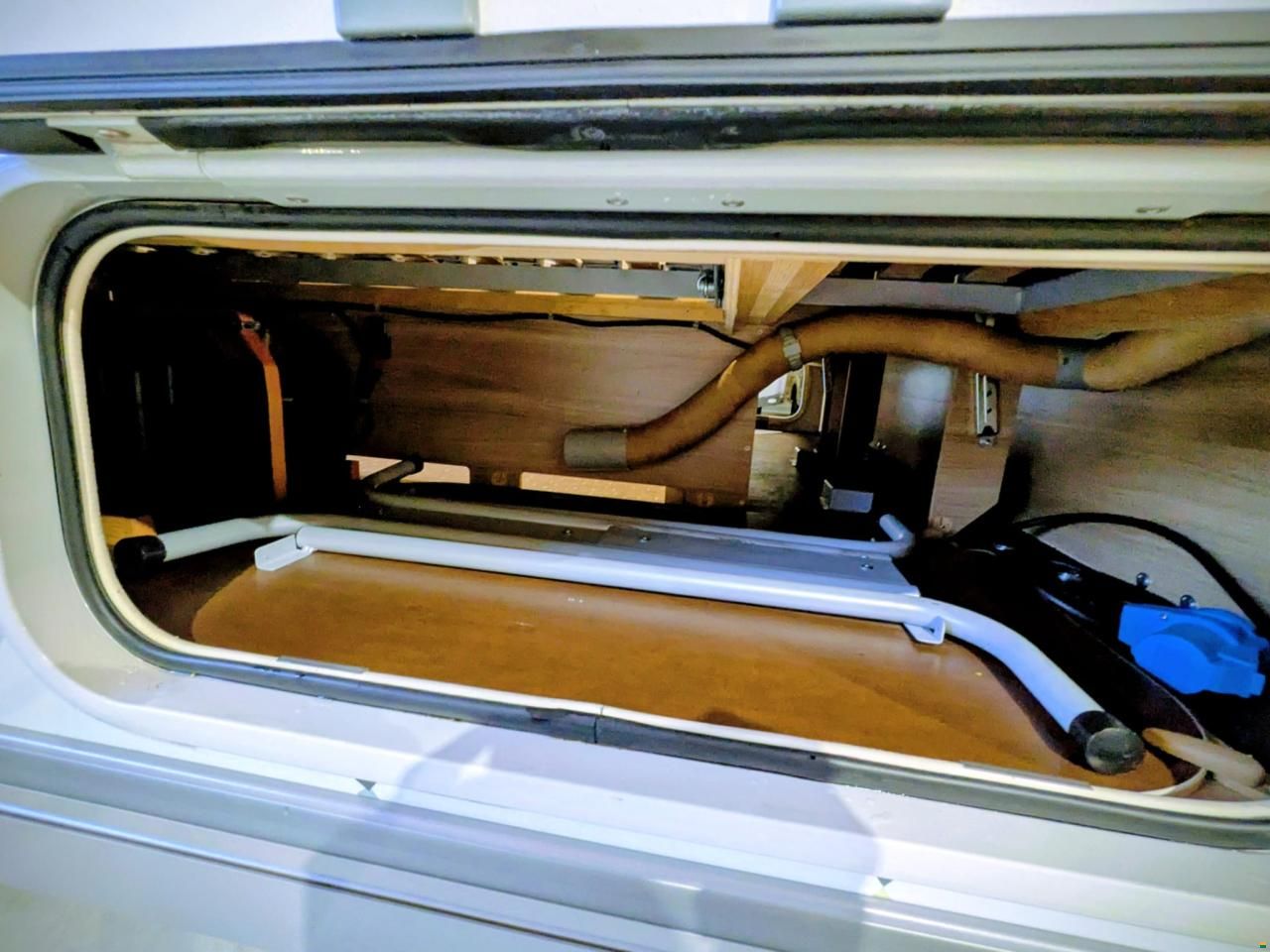 Adria Altea 362 XH 4 Four