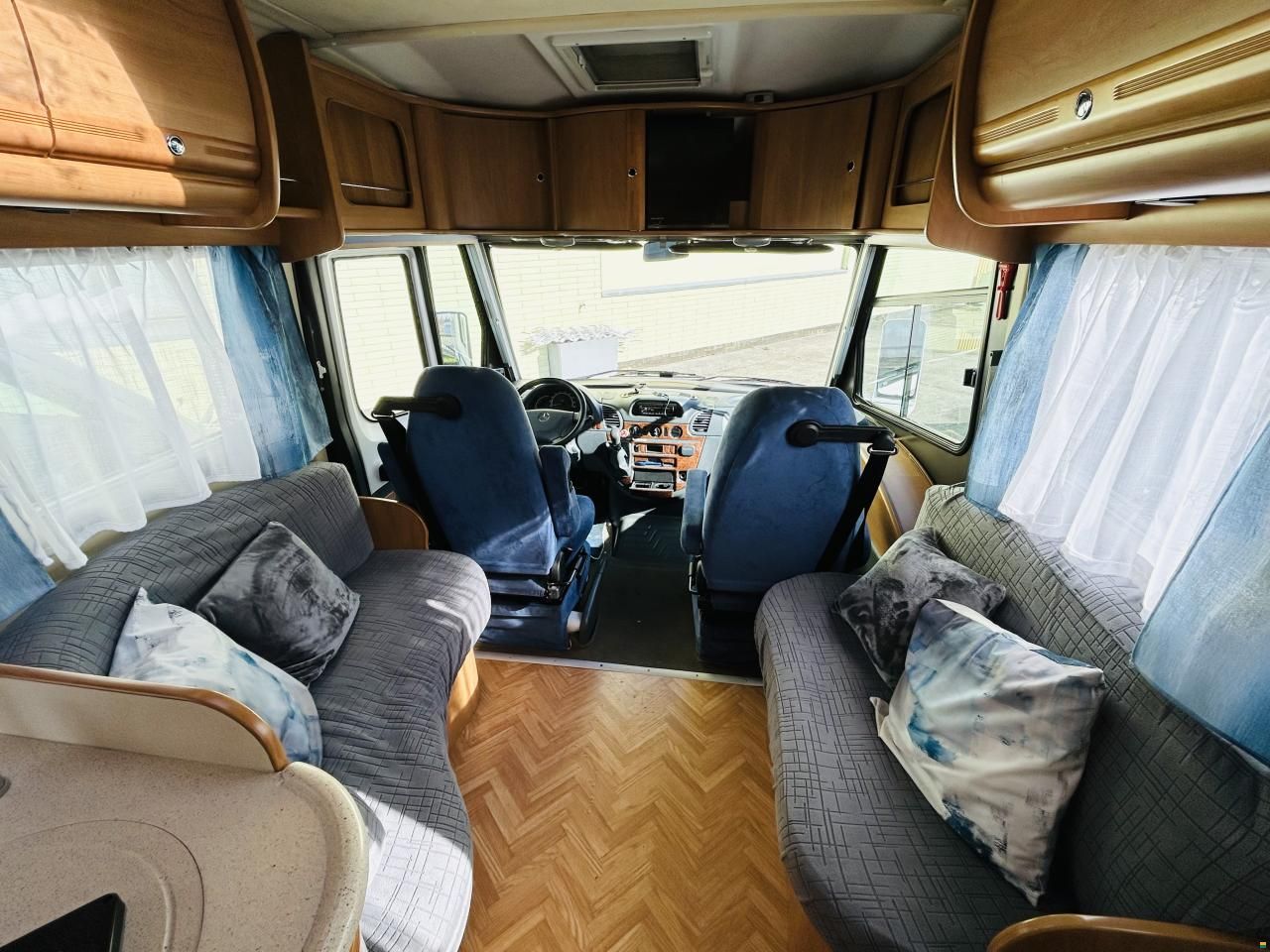 Mercedes Benz Esterel