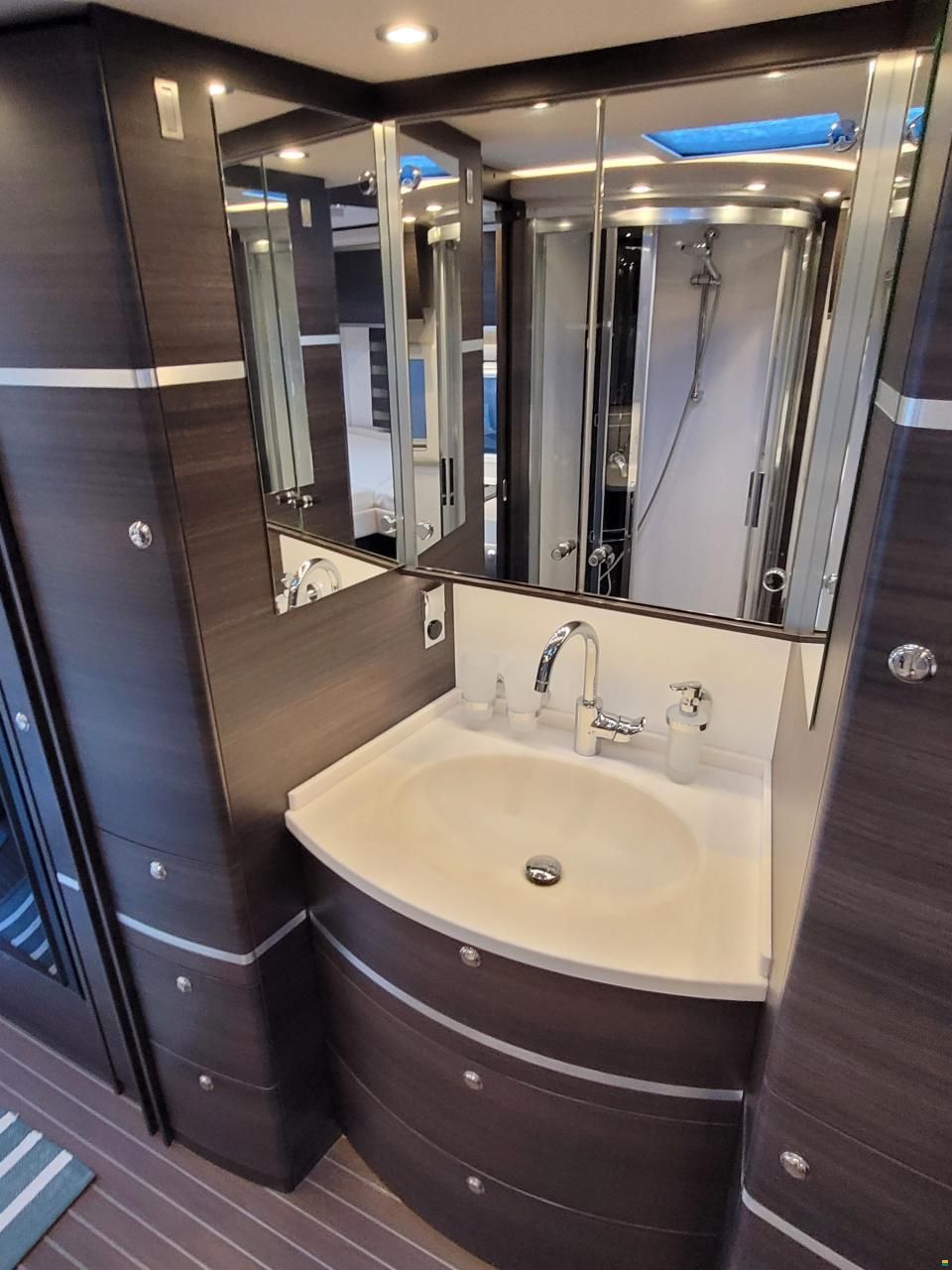 Concorde Carver 850 L