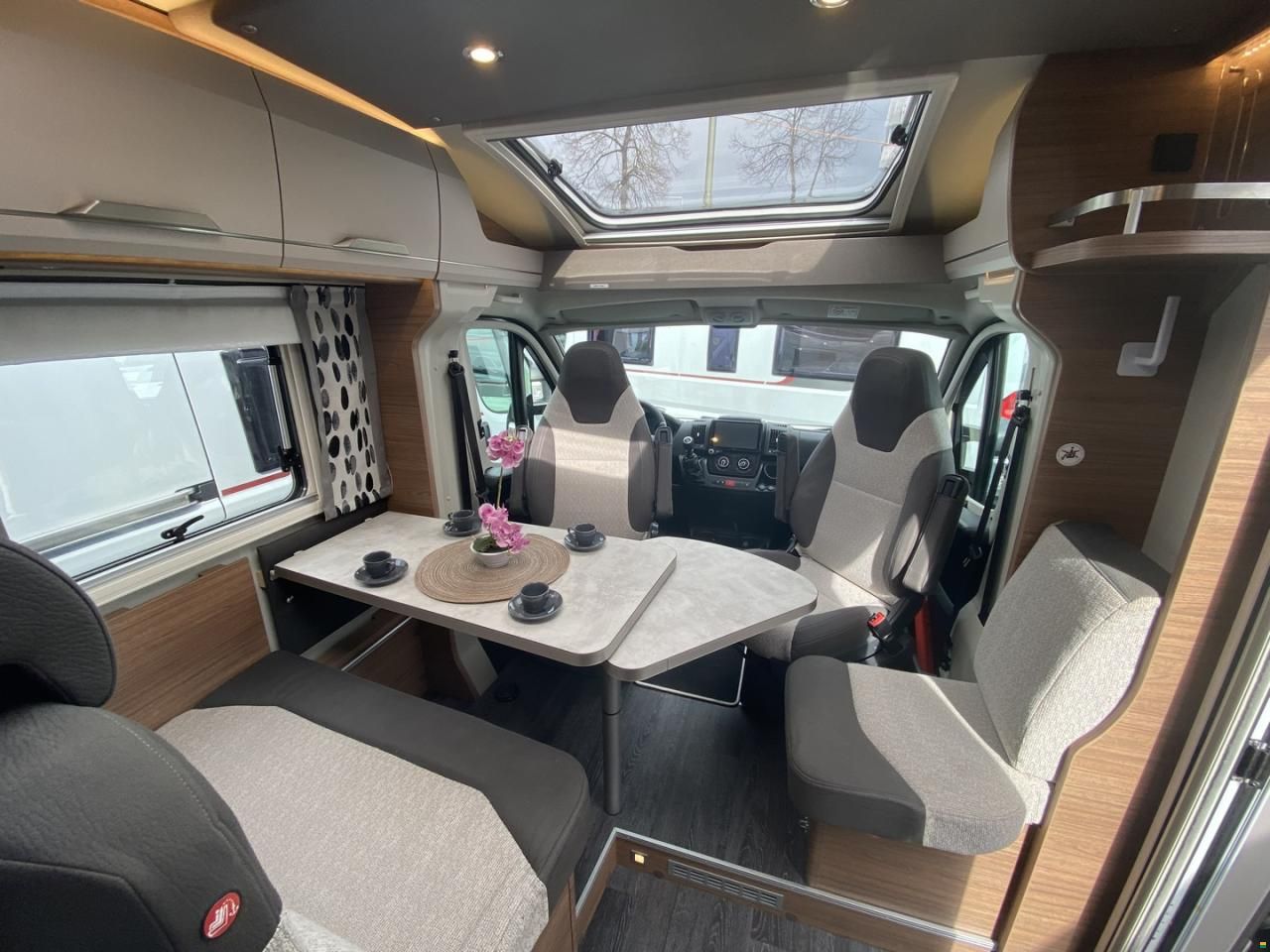 Knaus Van TI 650 MEG, Peugeot 2.2HDI 165PS