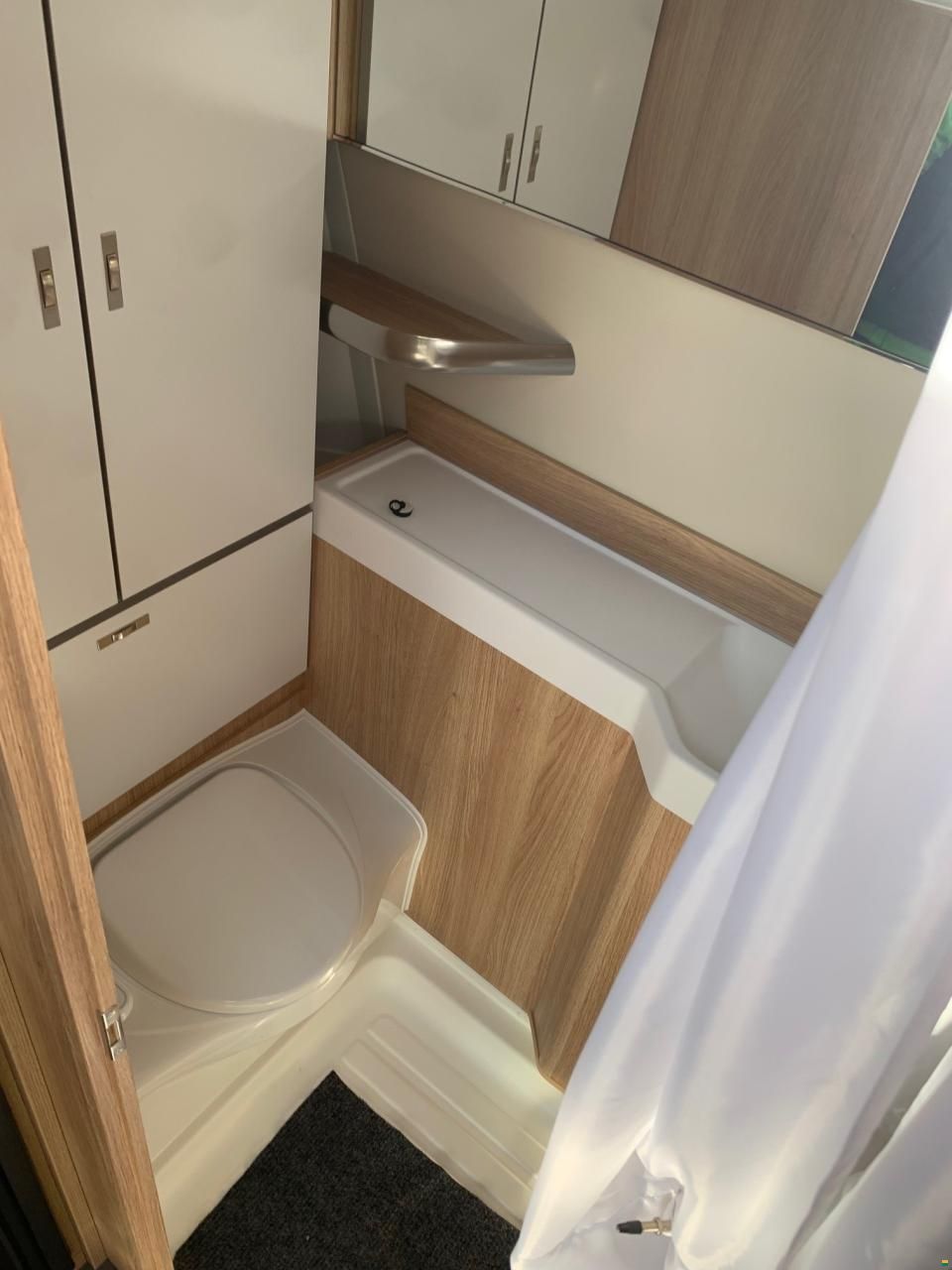 Knaus Deseo Transporter 400