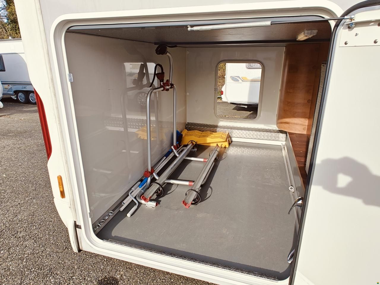 Carthago Compactline I 145 Q - Super Lightweight