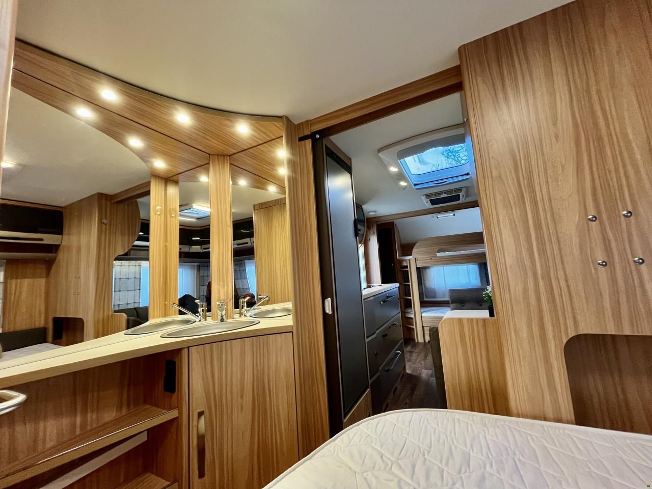 Eriba Exciting 560 mit Kaj&uuml;tenbett