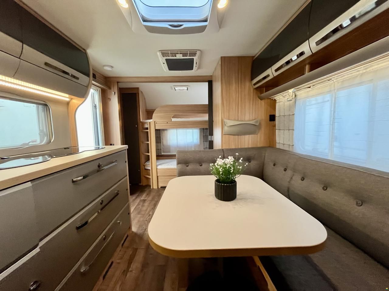 Eriba Exciting 560 mit Kaj&uuml;tenbett