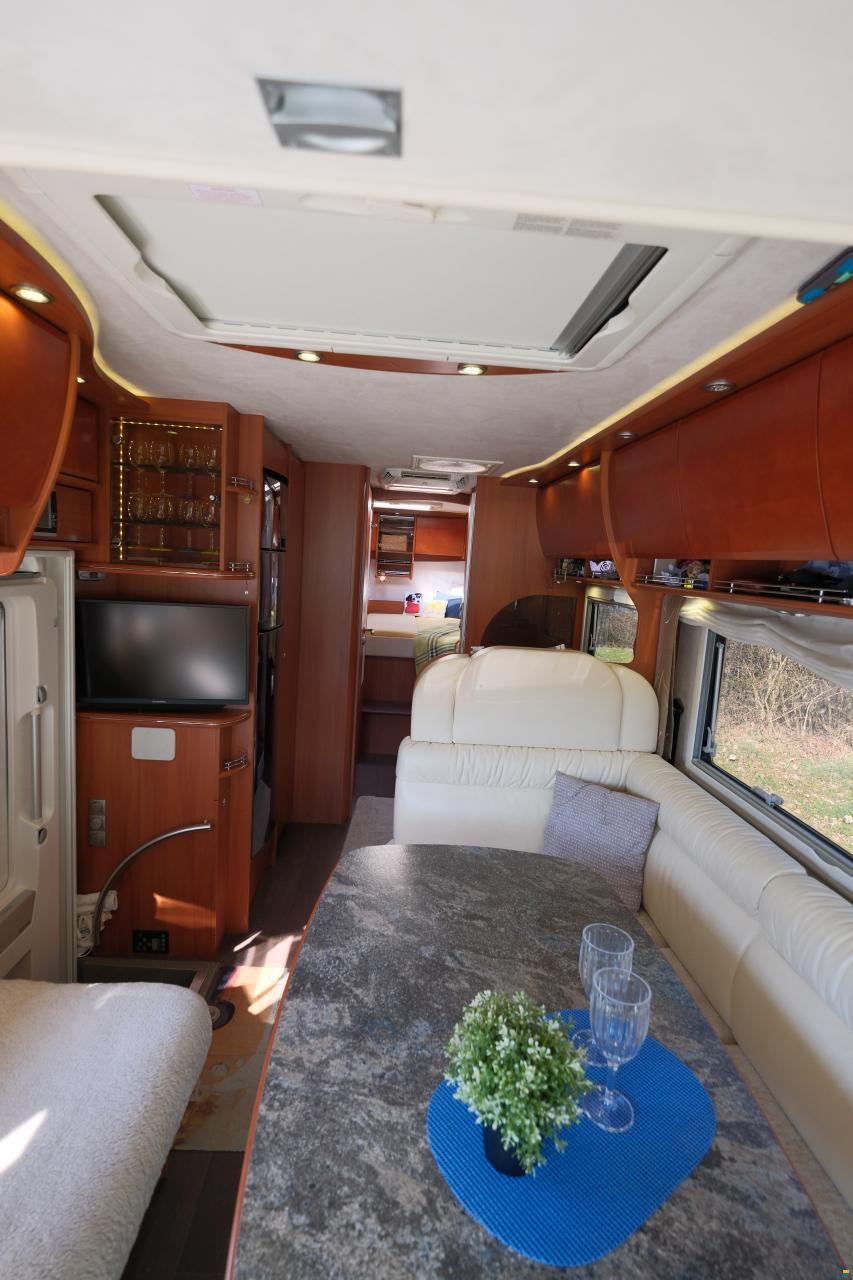 Concorde Carver 821 L