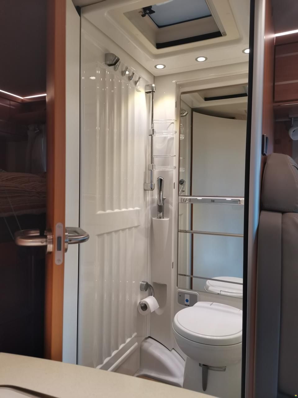 Hymer Exis T414
