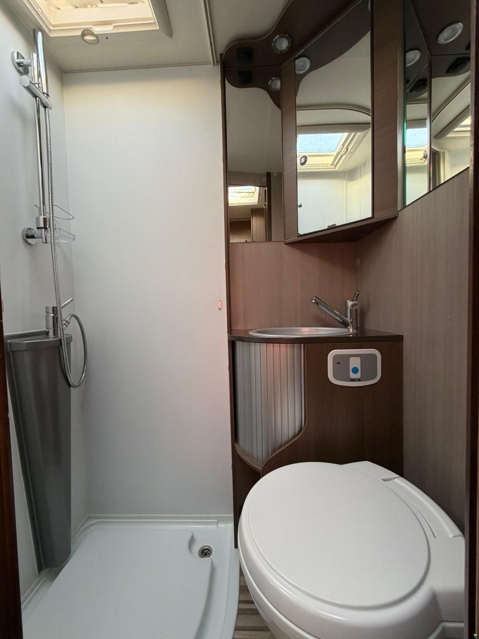 Adria Sonic Axess I 600 SL || Automat