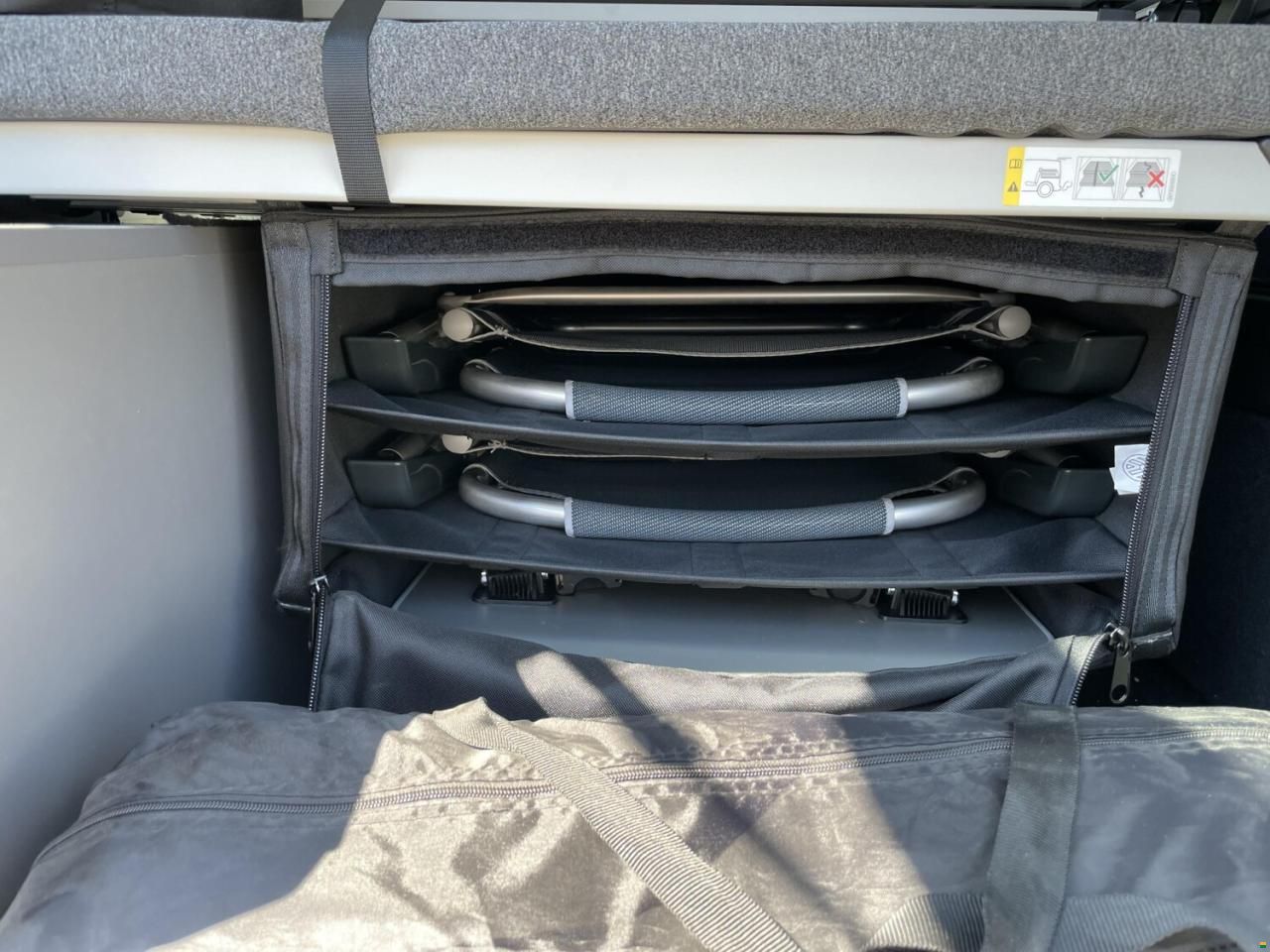 Volkswagen Caddy California .