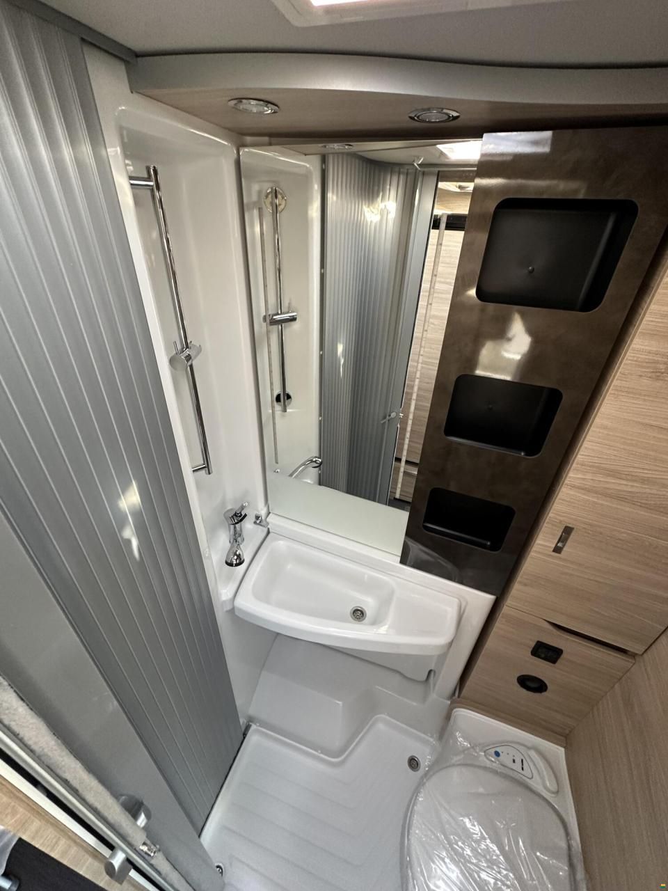 Knaus Van TI PLUS PLATINUM SELECTION 650 MEG