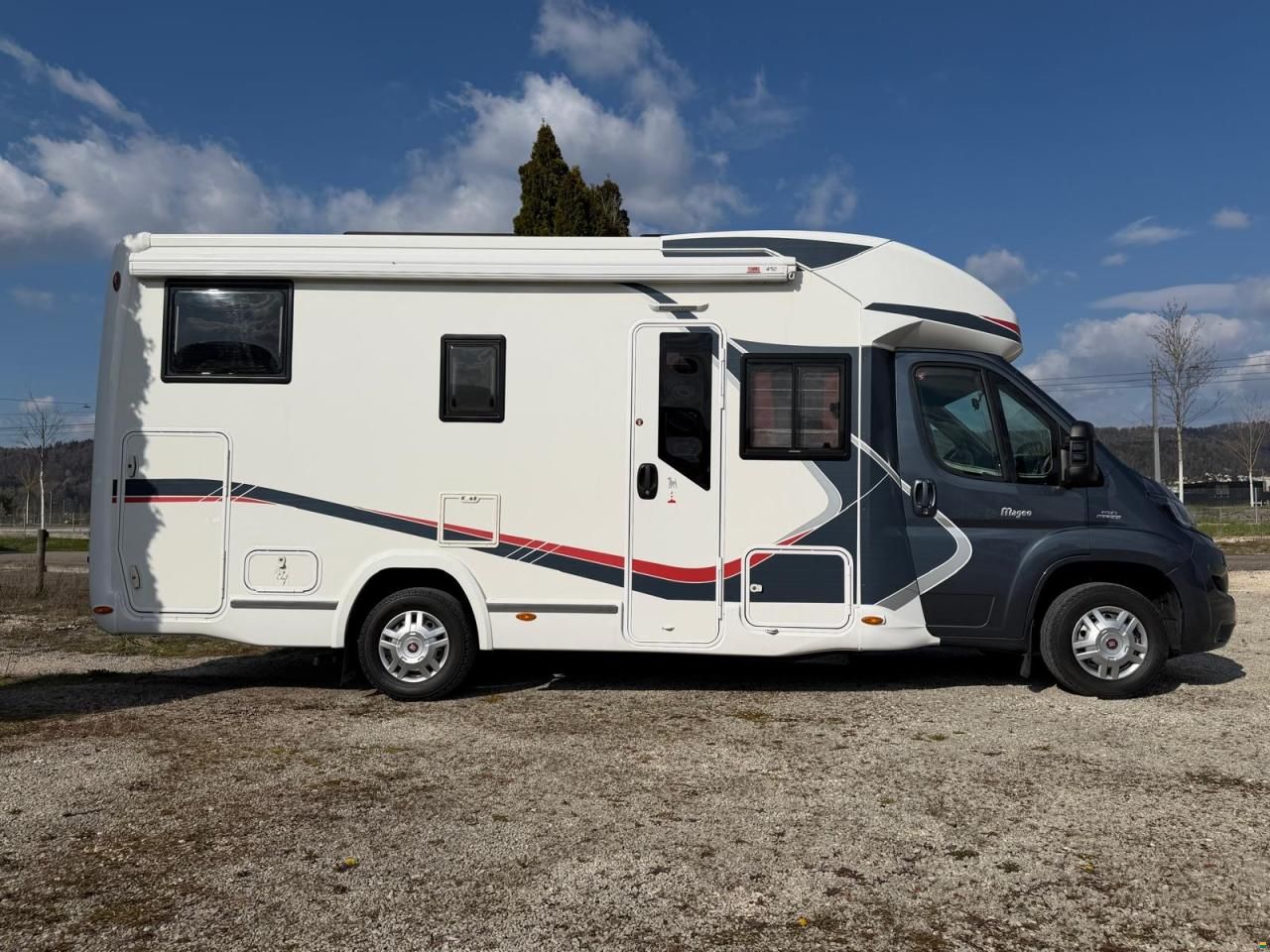 Challenger Ducato 2.3JTD 150PS **LÄNGSBETT-GARAGE**