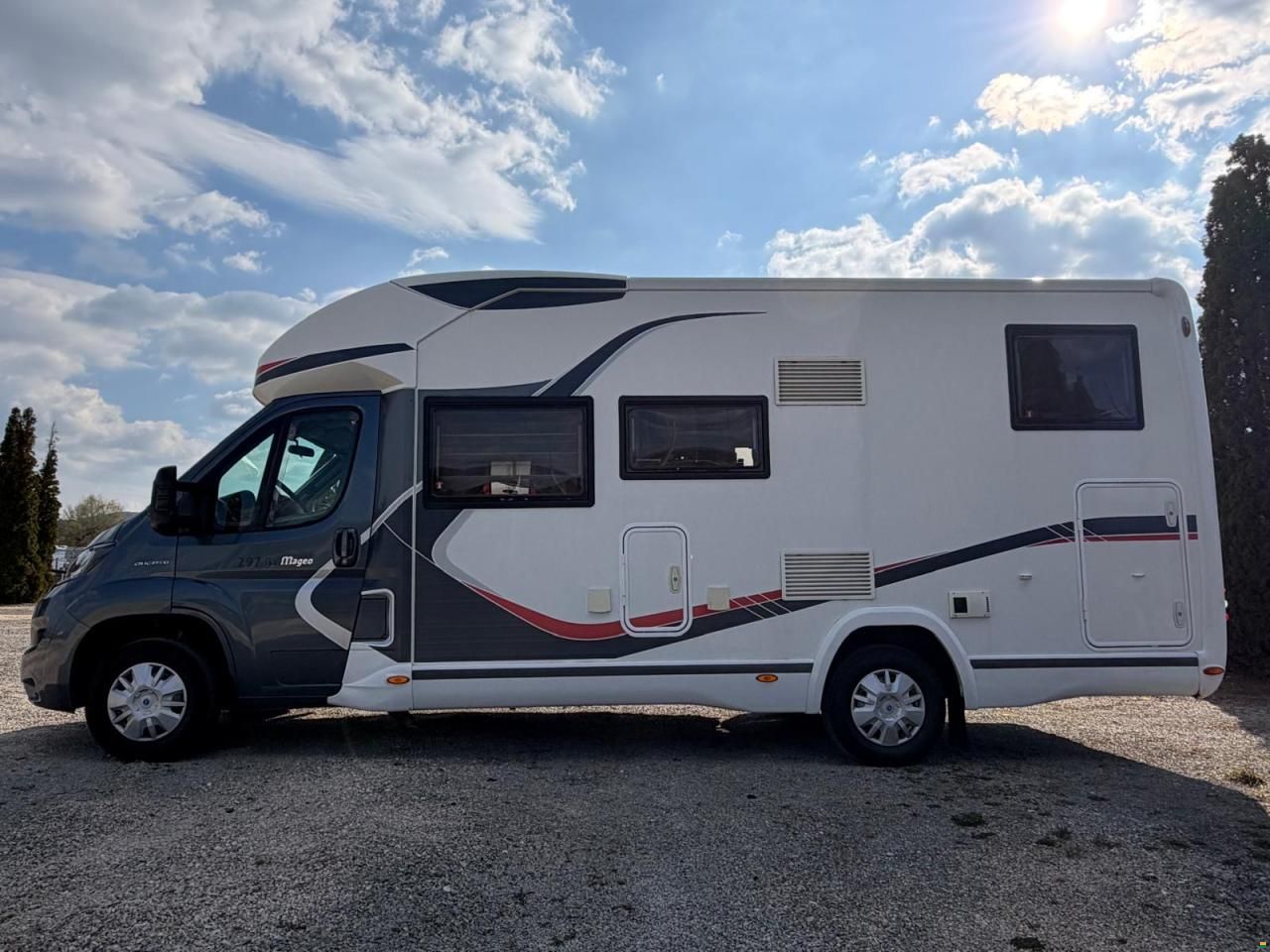 Challenger Ducato 2.3JTD 150PS **LÄNGSBETT-GARAGE**