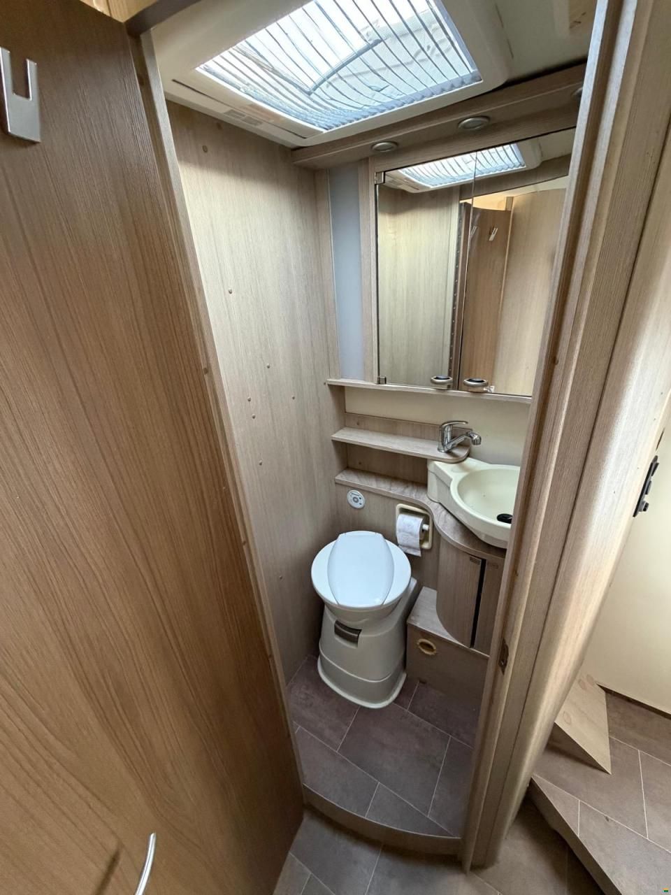 Bürstner NEXXO**FIFTY-FIVE EDITION **QUEENSBETT**