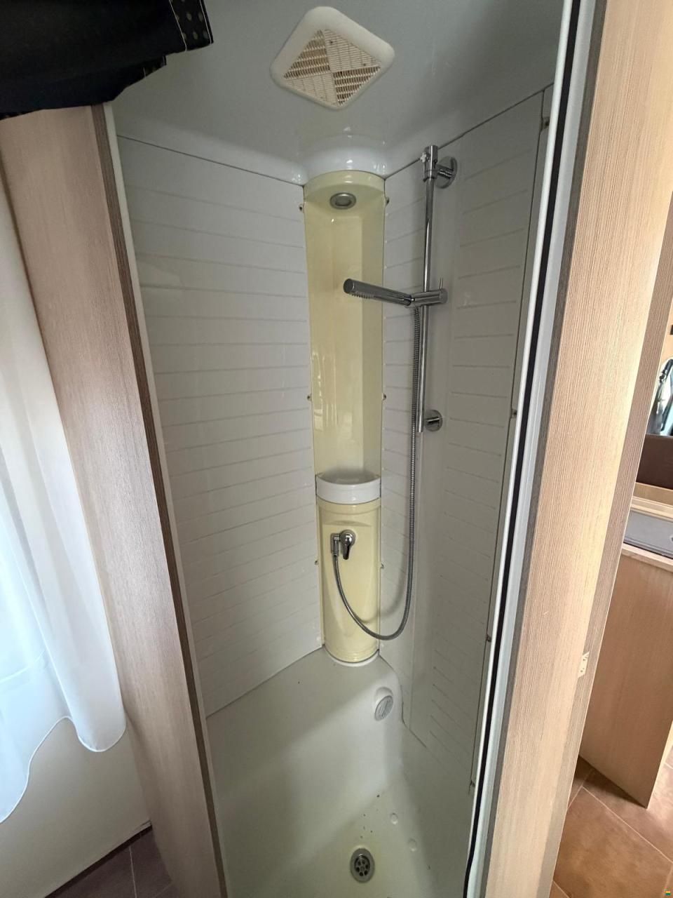 Bürstner NEXXO**FIFTY-FIVE EDITION **QUEENSBETT**