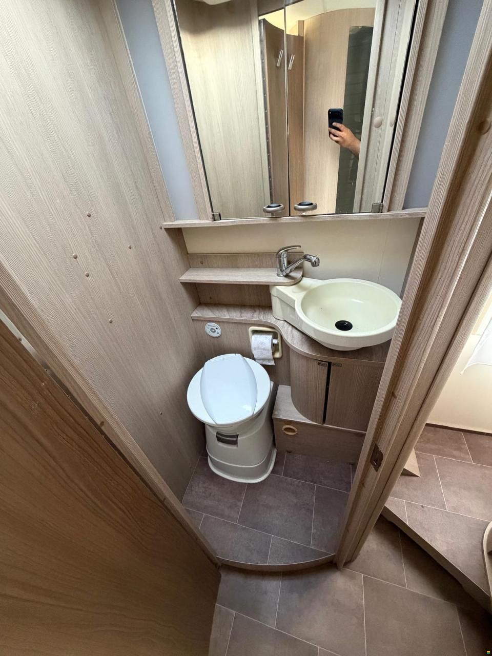 Bürstner NEXXO**FIFTY-FIVE EDITION **QUEENSBETT**