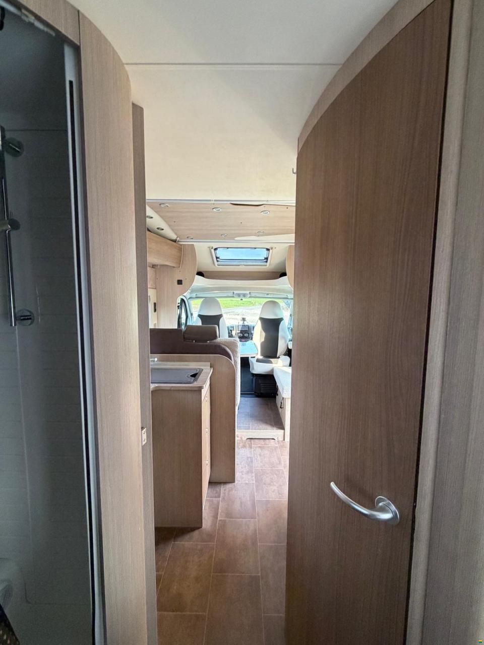 Bürstner NEXXO**FIFTY-FIVE EDITION **QUEENSBETT**