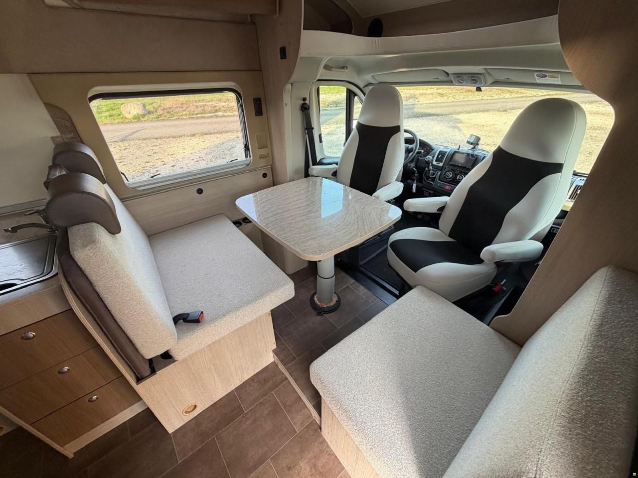 Bürstner NEXXO**FIFTY-FIVE EDITION **QUEENSBETT**