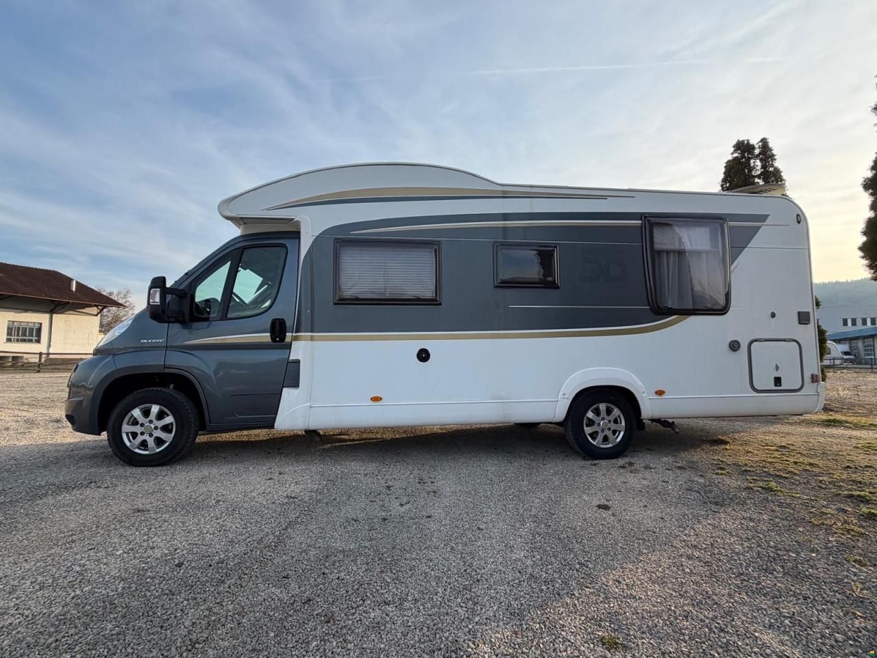 Bürstner NEXXO**FIFTY-FIVE EDITION **QUEENSBETT**