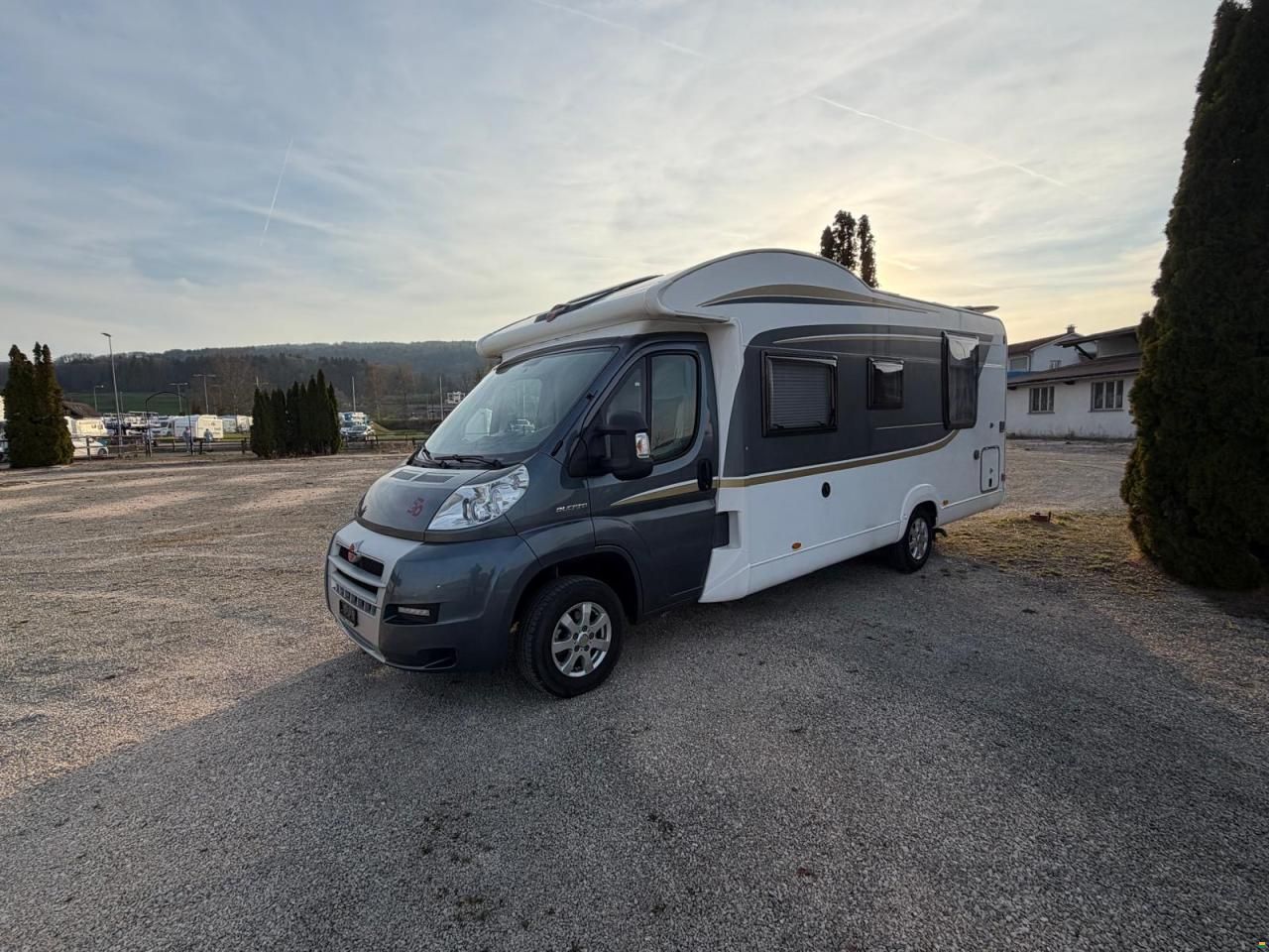 Bürstner NEXXO**FIFTY-FIVE EDITION **QUEENSBETT**