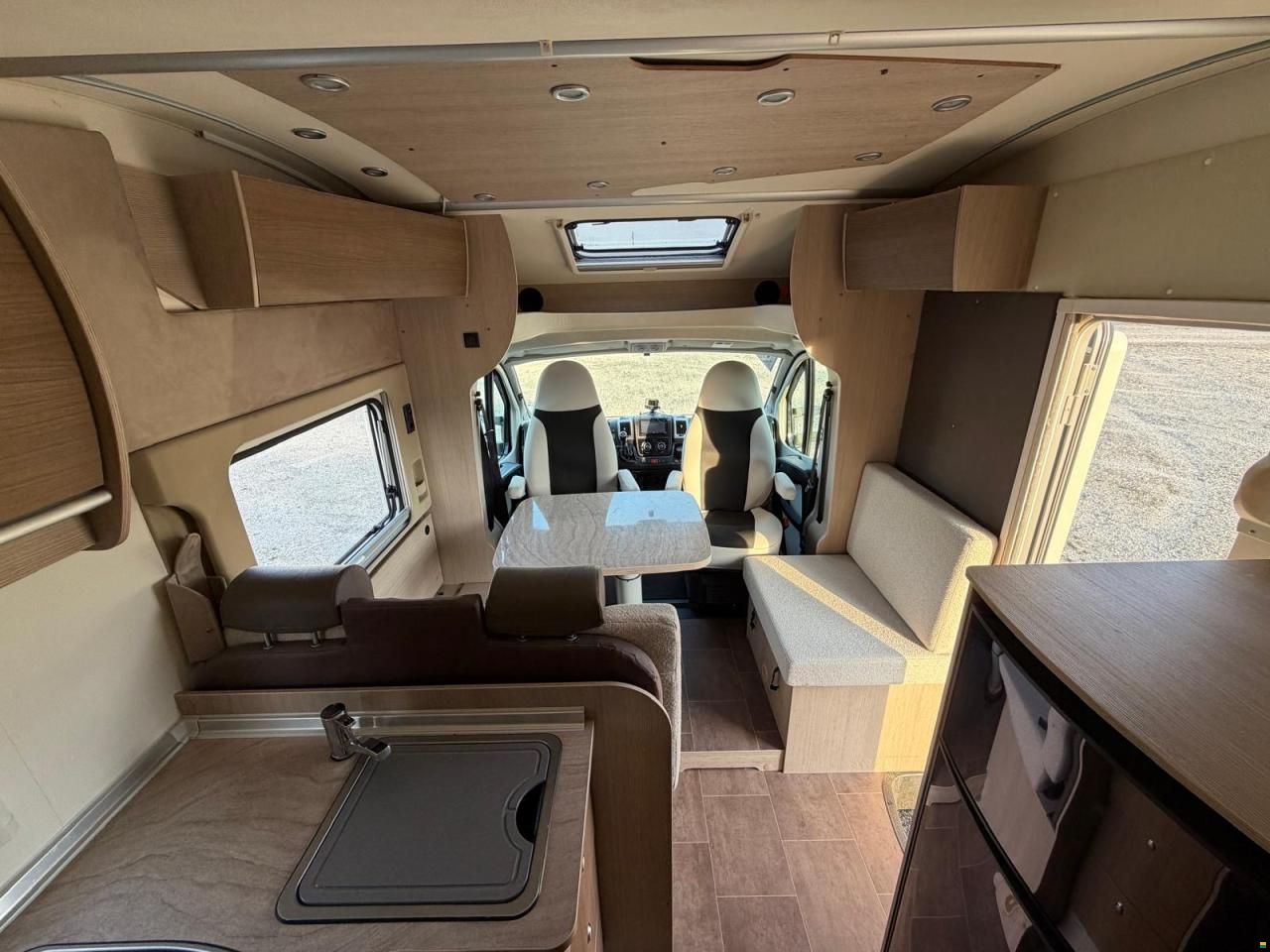 Bürstner NEXXO**FIFTY-FIVE EDITION **QUEENSBETT**