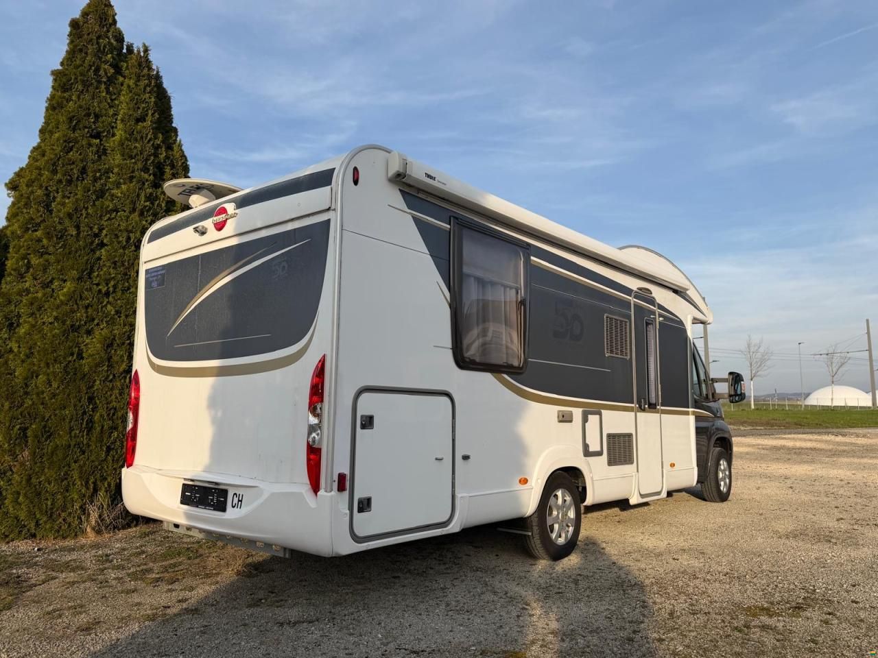 Bürstner NEXXO**FIFTY-FIVE EDITION **QUEENSBETT**