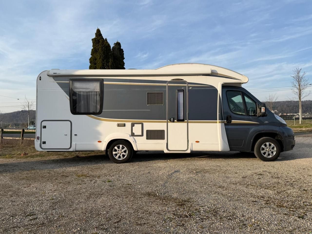 Bürstner NEXXO**FIFTY-FIVE EDITION **QUEENSBETT**