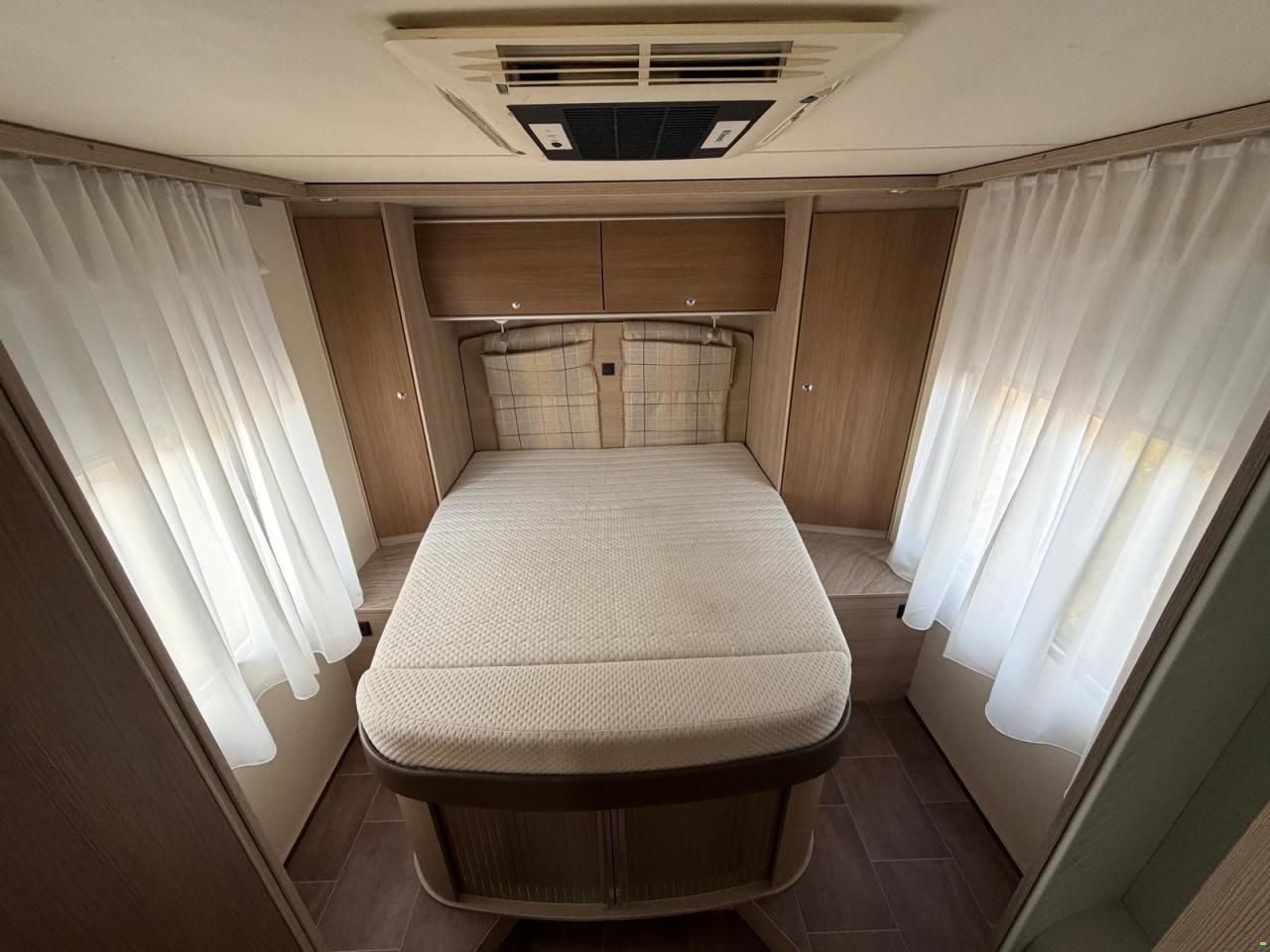 Bürstner NEXXO**FIFTY-FIVE EDITION **QUEENSBETT**