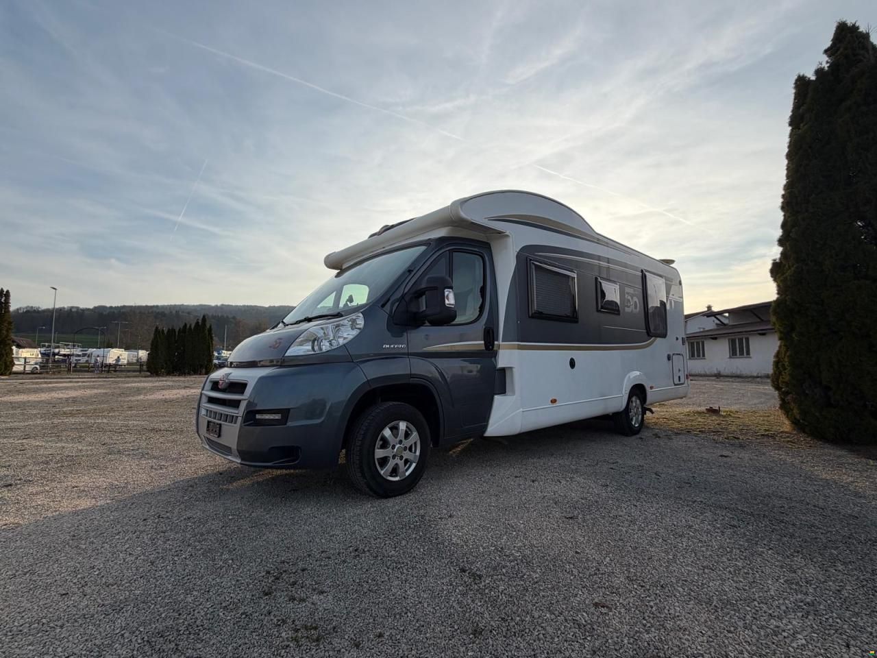 Bürstner NEXXO**FIFTY-FIVE EDITION **QUEENSBETT**