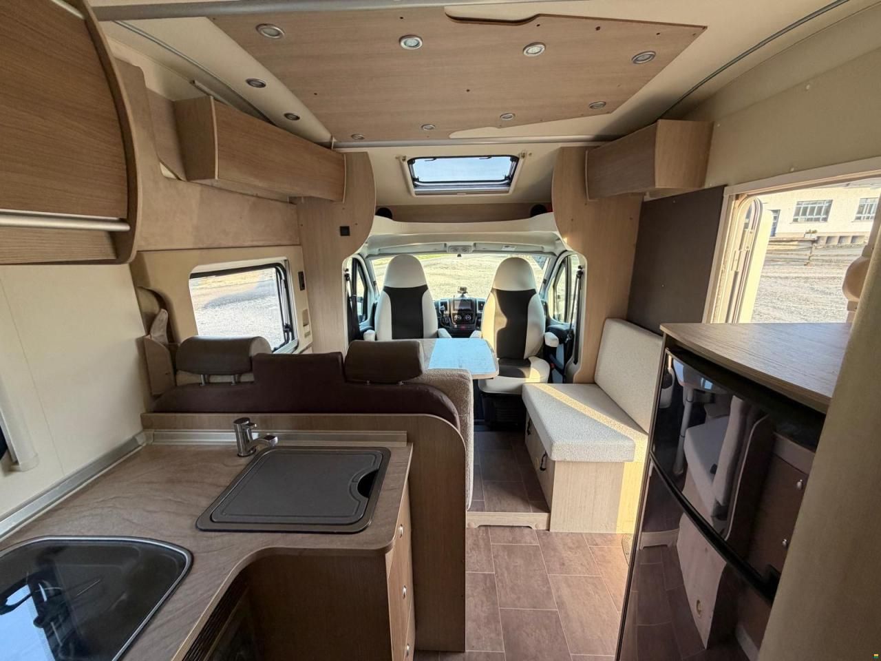 Bürstner NEXXO**FIFTY-FIVE EDITION **QUEENSBETT**